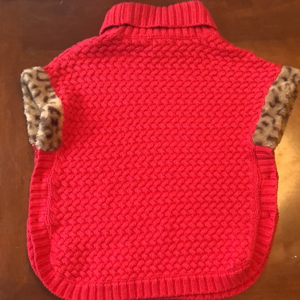 Aspen kids Red sweater vest with animal print short arms & side buttons Size 6-7